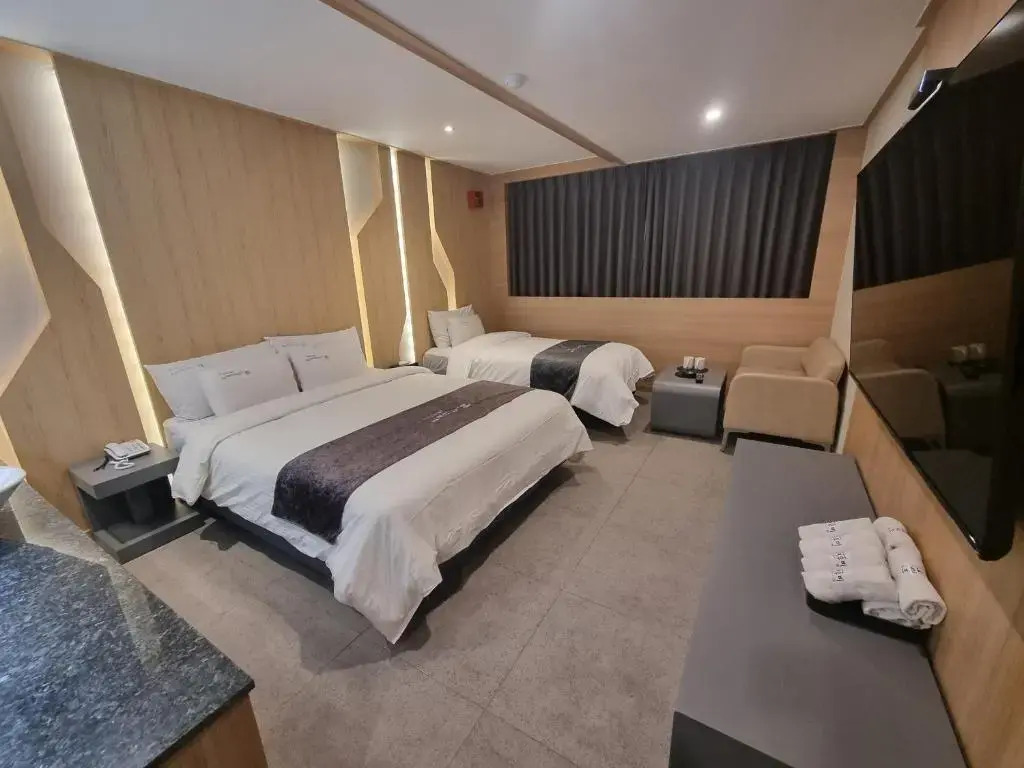 Yeoubi Hotel