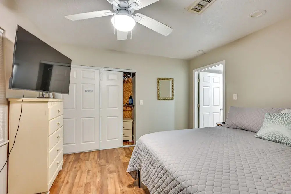 Dock & Beautiful Views! Spacious Bellows Lake Gem