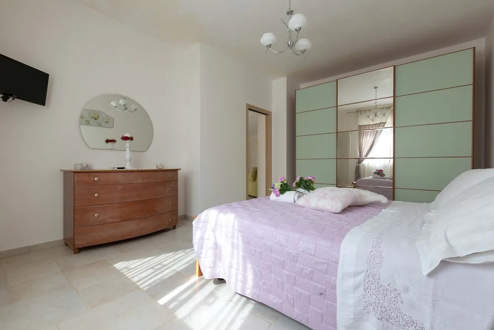 2088 Villa Marilda