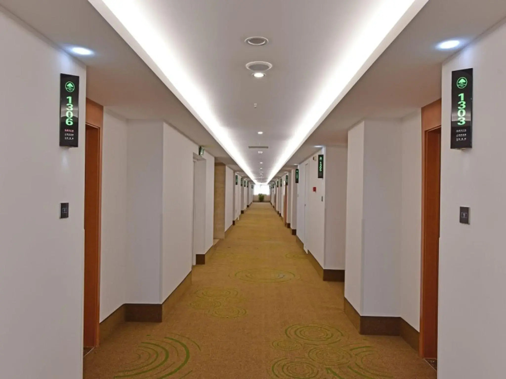 GreenTree Inn Tongxiang Chongfuzhen World Fur Center Branch
