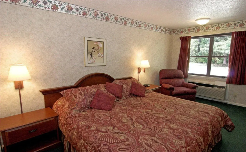 Durham Skyland Magnuson Hotel