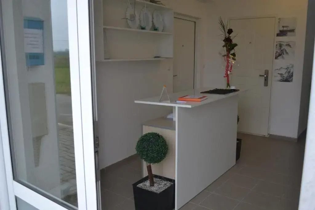 Airport Apartments
