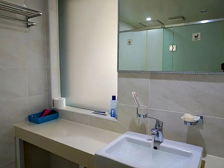 Hotel Rhangju