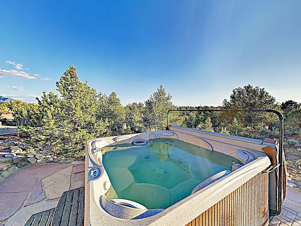 All-New Desert Hideaway: Mountain Views & Hot Tub home