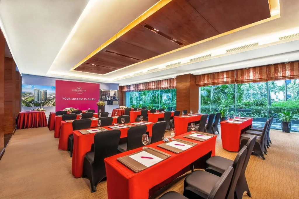 Crowne Plaza West Hanoi Residences
