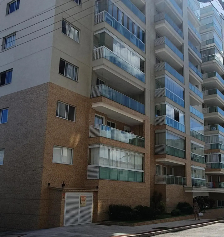 Apt com dois quartos, novo, centro de Guarapari! Varanda gourmet com vista mar, churrasqueira, Smart TV, Wi-Fi 200 MB, Lavadora de roupas e Garagem privativa