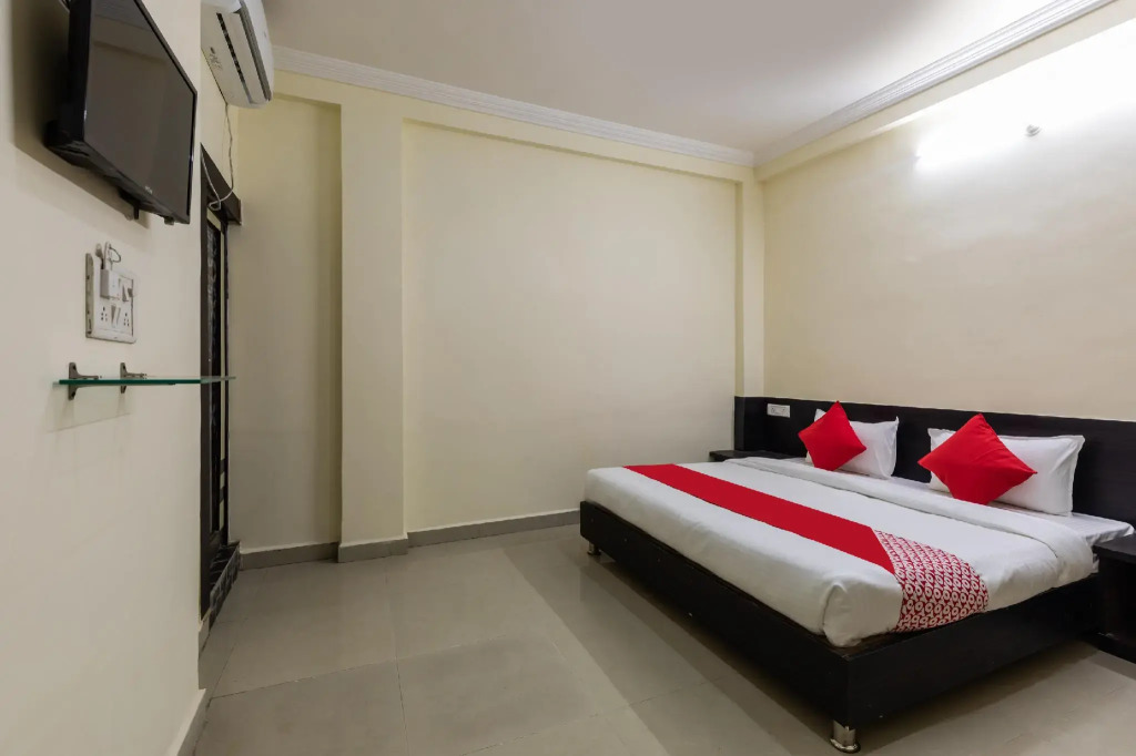 OYO 40756 Hotel Palash House