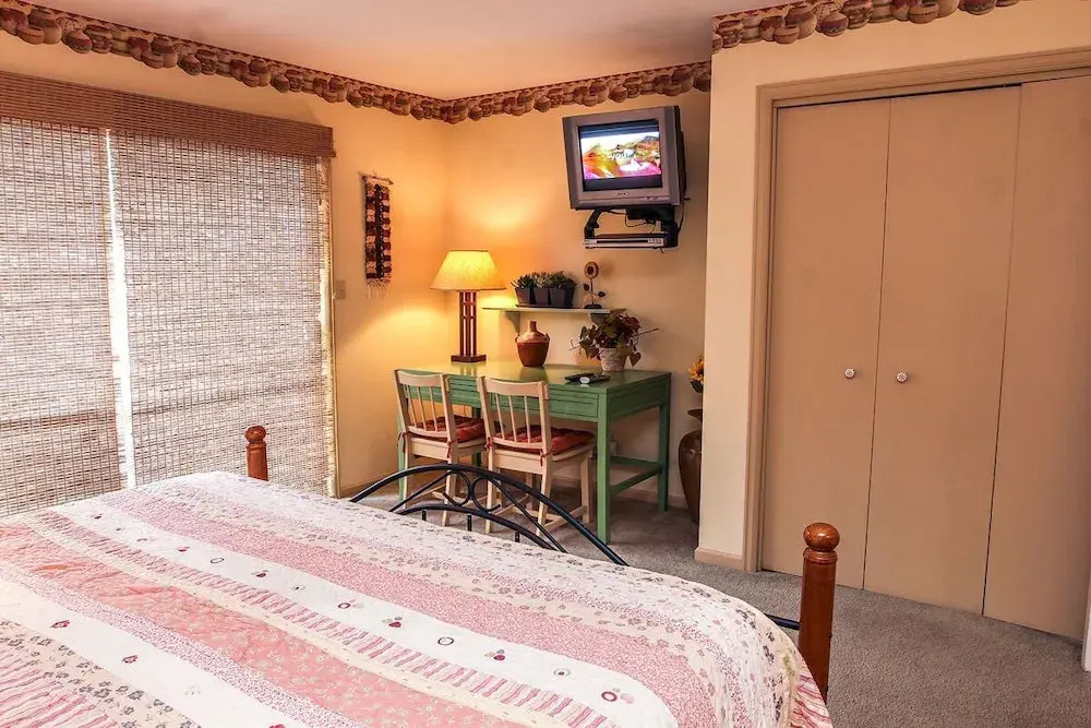 Fawn Valley Inn: 240