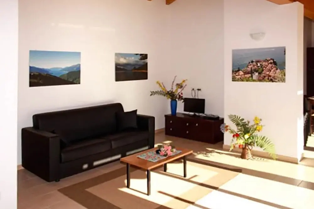 Cozy apartment with lake view