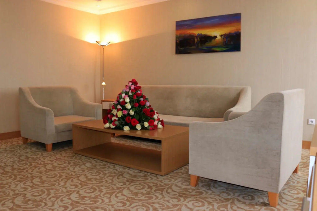 Momona Hotel