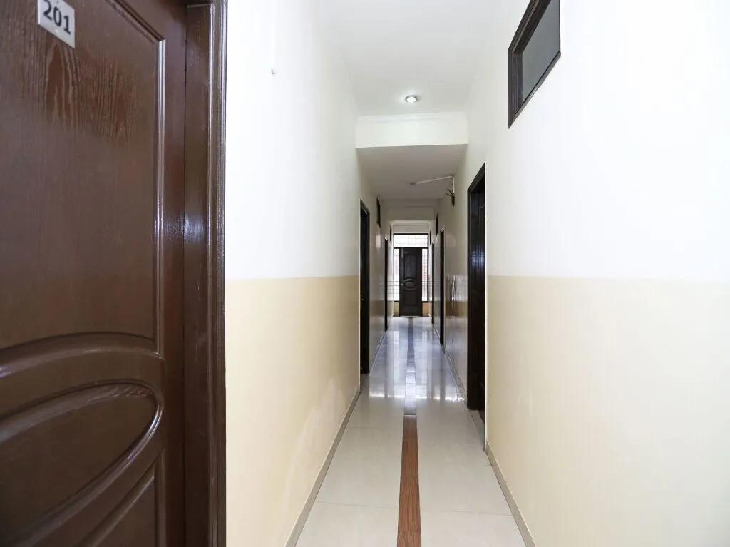 Devine Stay By OYO Rooms