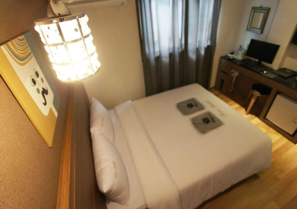Free Hotel