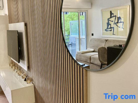 New Studio Apartment in Cannes with Private Parking and Swimming Pool