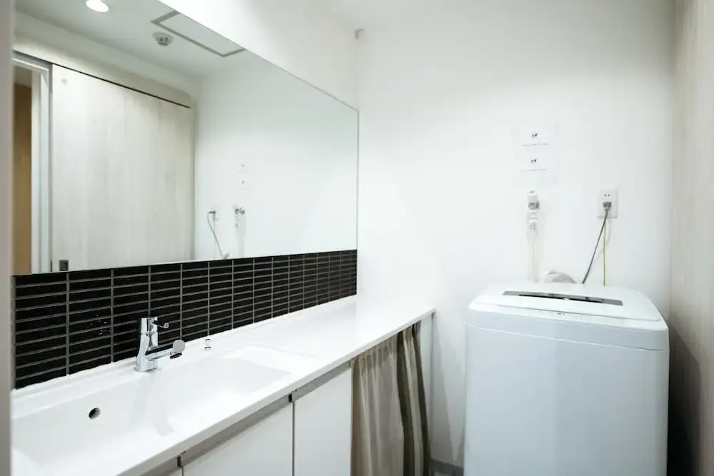 Shiki Residence Shijo Karasuma 1C