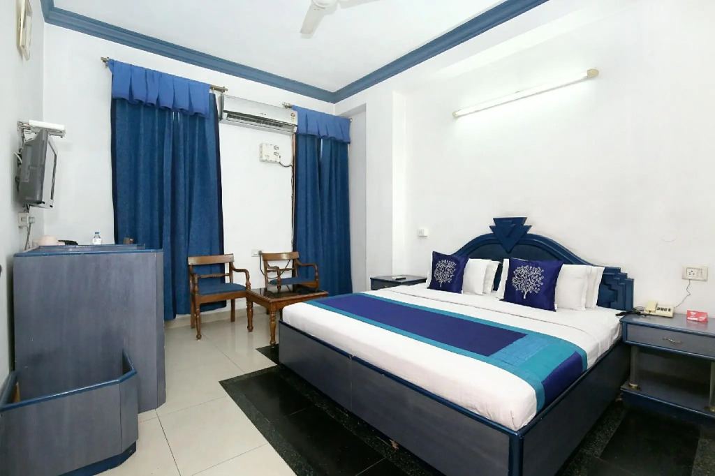 OYO 9985 Hotel Sekhon Grand