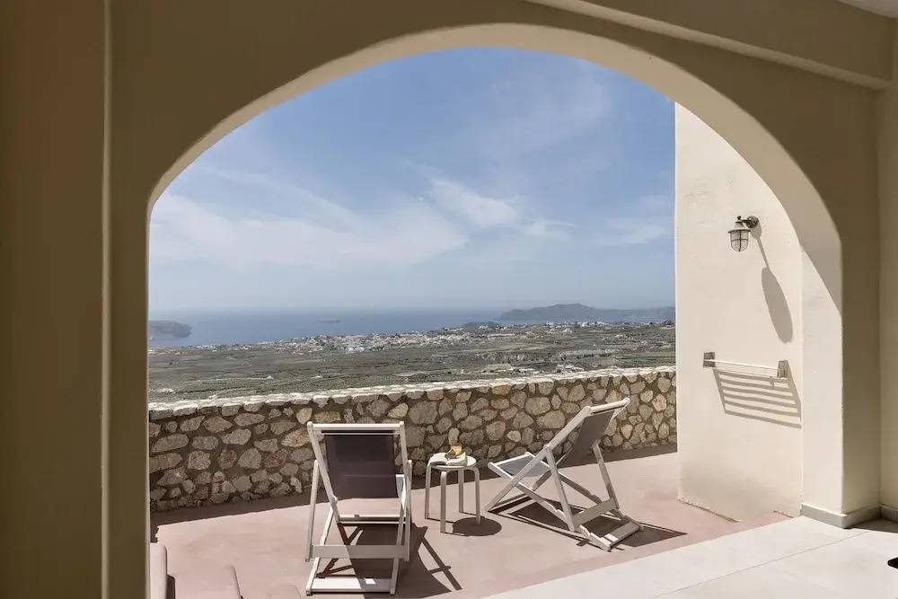 One Bedroom Apartment-sleeps 4 -sea View-parking