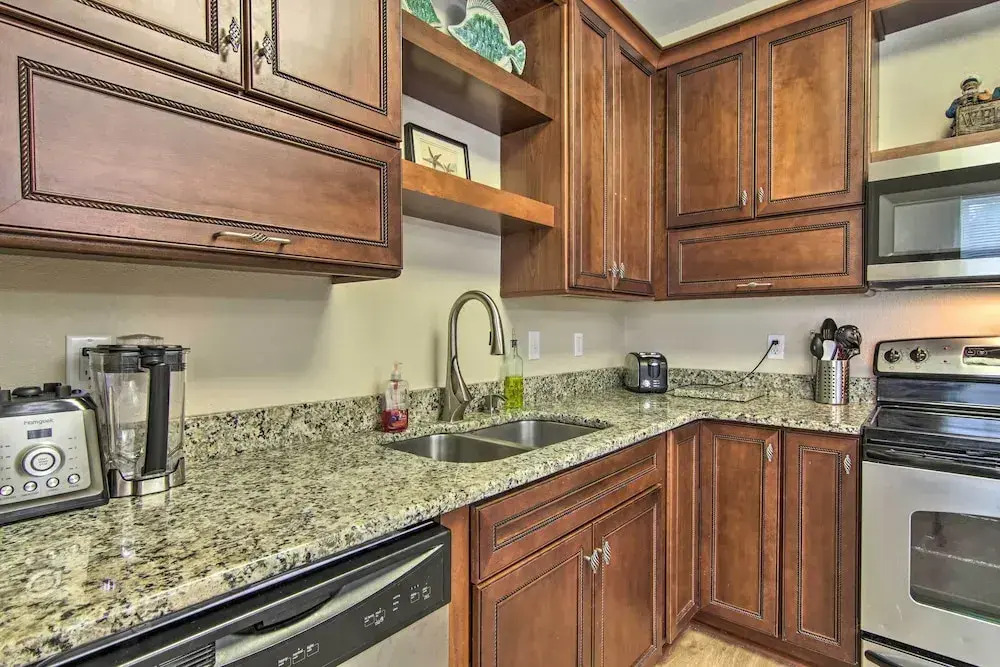 Pool Access & Deck: Bethany Beach Gem