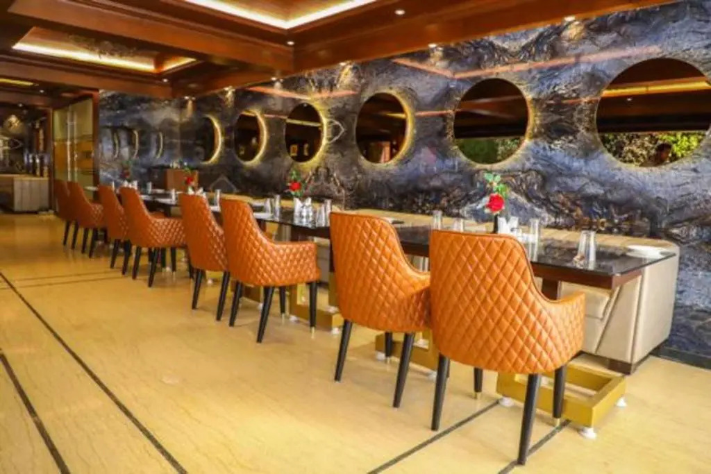 Hotel Golden - I