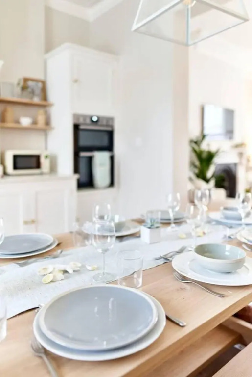 Lovely 7-bed House in Bournemouth