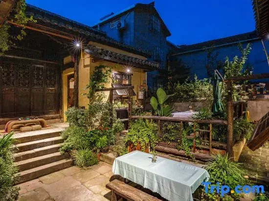 Zhanyu Shanju·Jiangjing Designer Homestay