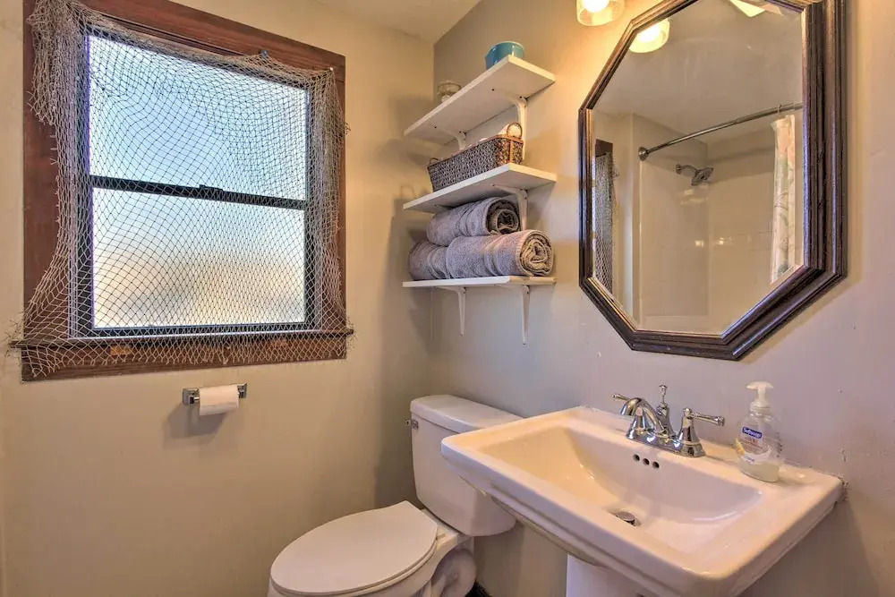 Live Like a Local - Bayfront Panama City Home