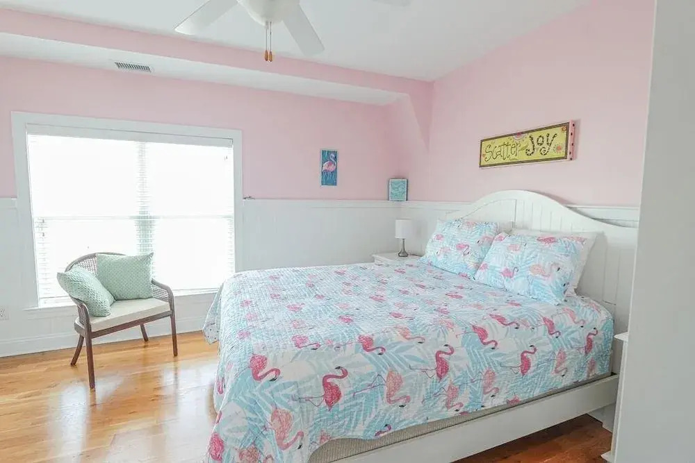Shining Sea 5 Bedroom Home by RedAwning