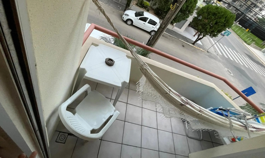 Lindo apartamento super completo em Meia Praia, 100 metros do mar e 10 quadras do centro