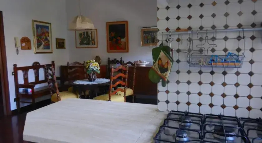 Lucys Holiday House