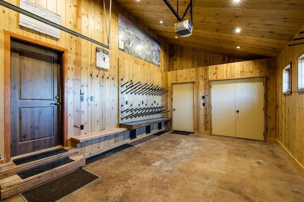 5 Bandit Way 4 Bedroom Home by Moonlight Basin Lodging