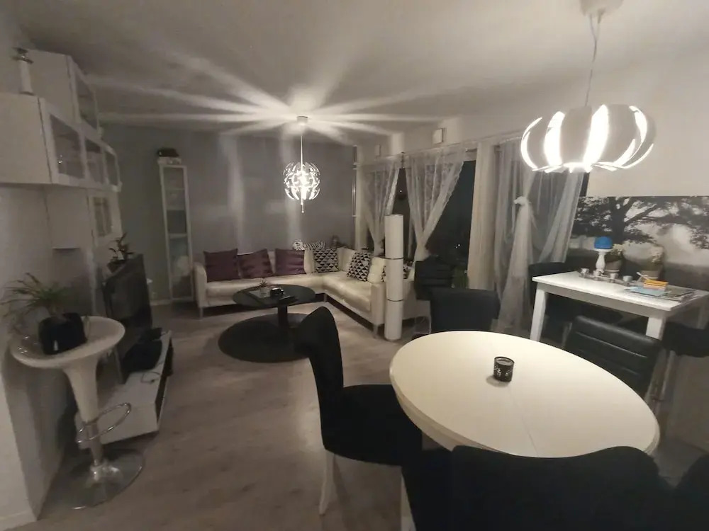 Central and cozy next to Oslo S