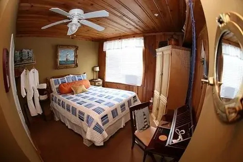 The August Seven Inn