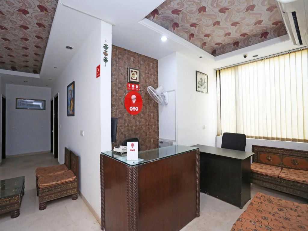 OYO 11656 Singh Suites