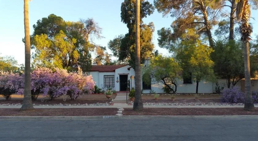 Sam Hughes Inn Bed & Breakfast