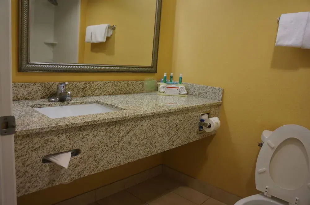 Holiday Inn Express & Suites Oceanfront Daytona Beach Shores by IHG
