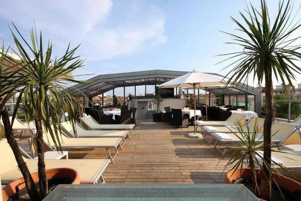 Отель Goldstar Resort