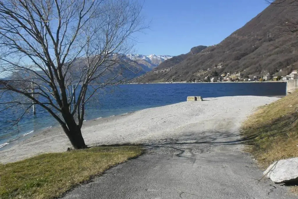Favoloso appartamento fronte lago, Gera Lario