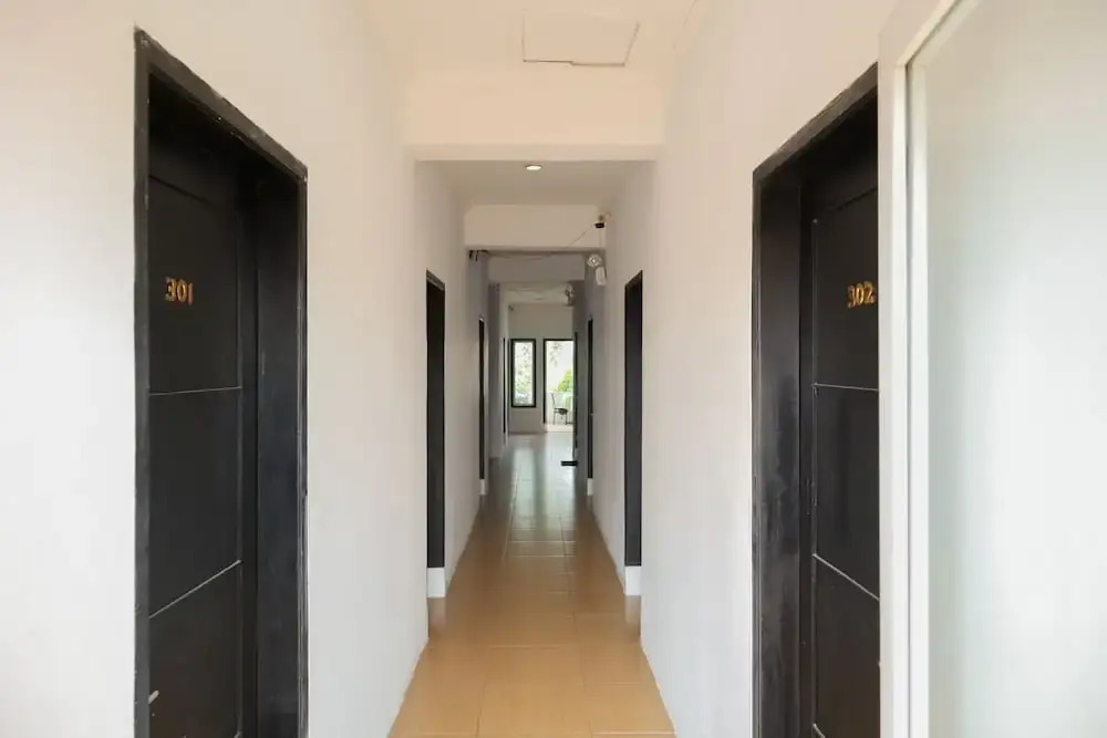 OYO 1317 Pinnus Residence Syariah