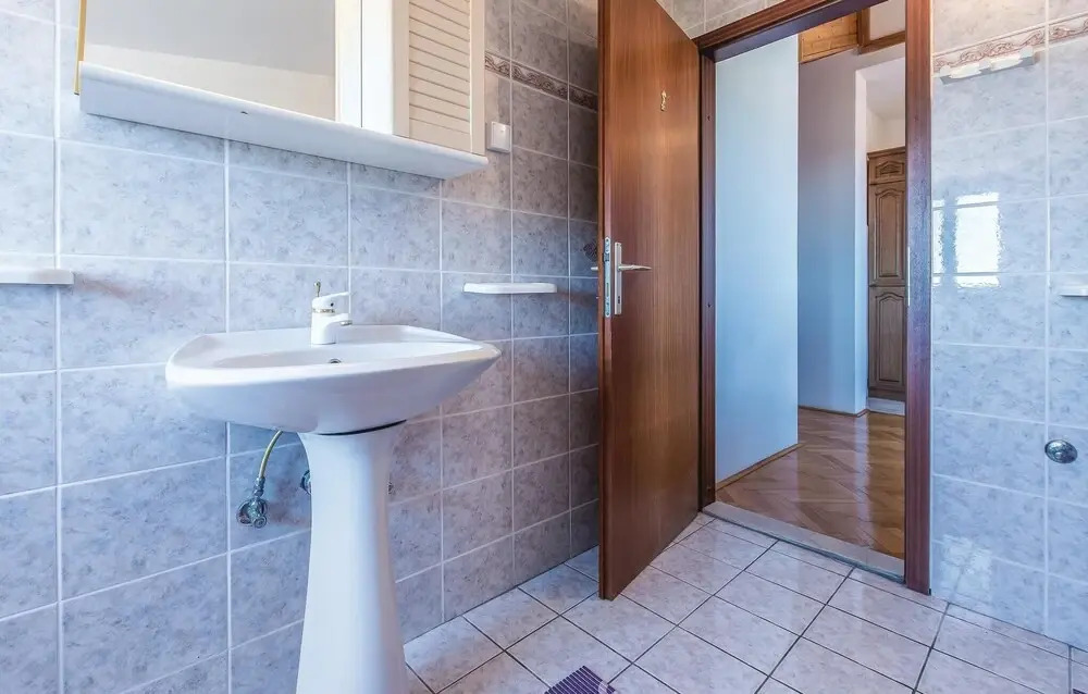 Stunning Home in Tribunj-sovlje With Wifi and 6 Bedrooms