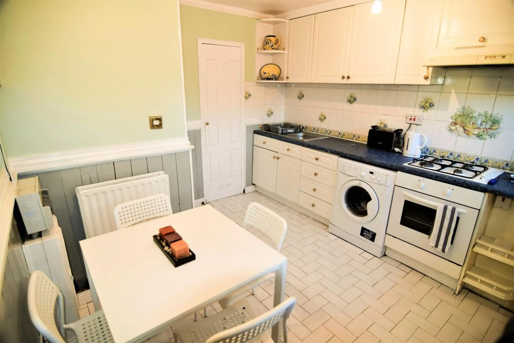 The Brum House - Private garden, 3 TVs with NETFLIX, BBQ, up to 8 guests