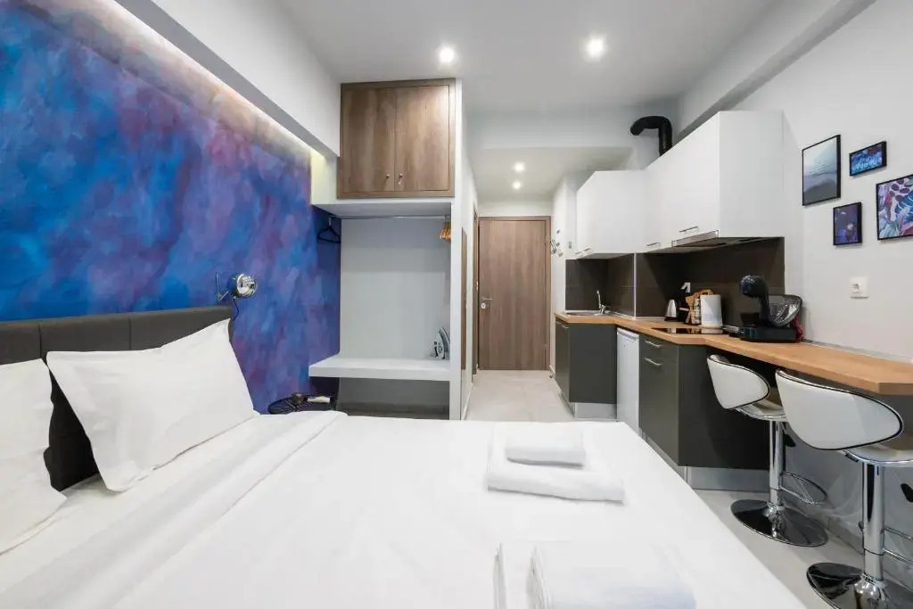 DK Mini Studio White Tower