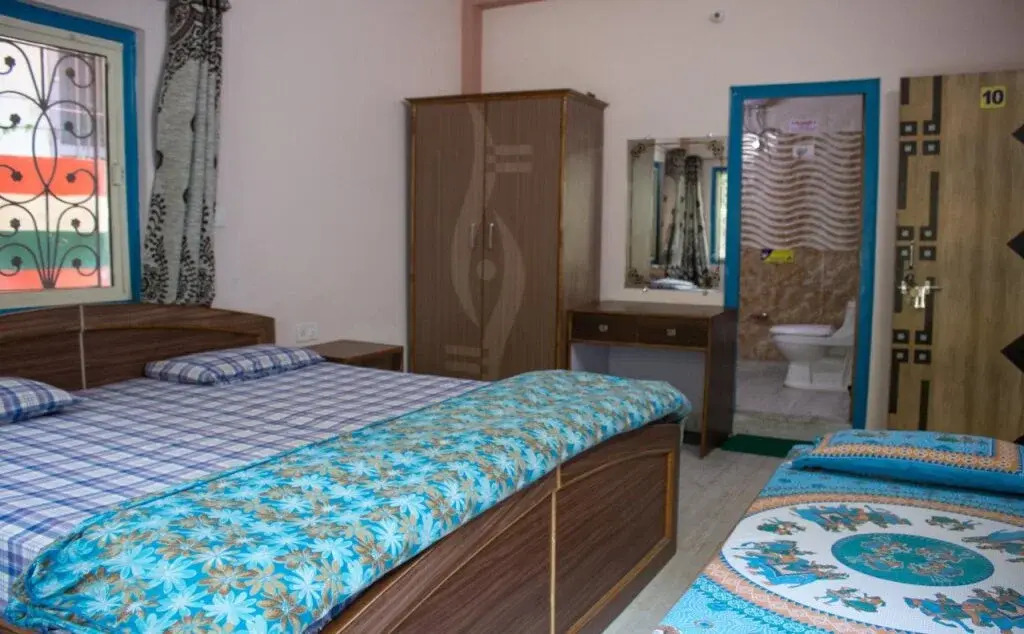 Hotel Golden Crown