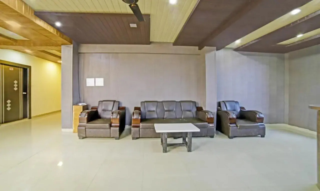OYO 28312 Hotel Shree Balaji Inn