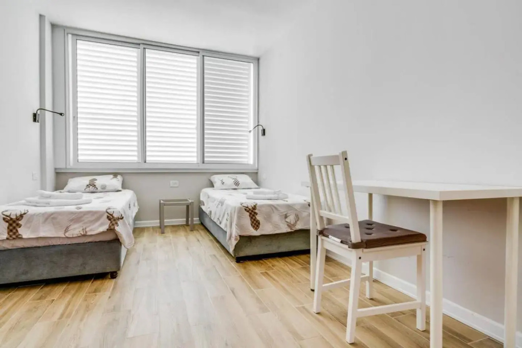 Magnifique Appartement A 3' De La Plage Et Kikar