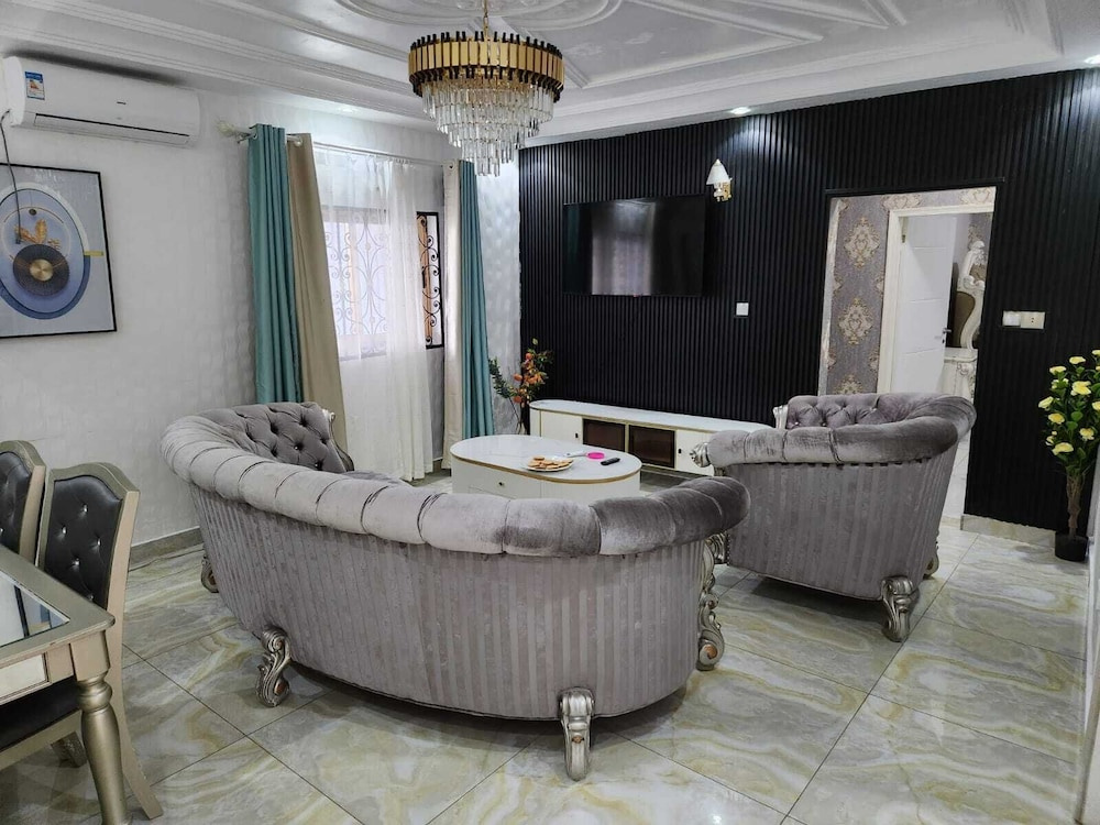 Rovie Estate Apart Hotel Buea