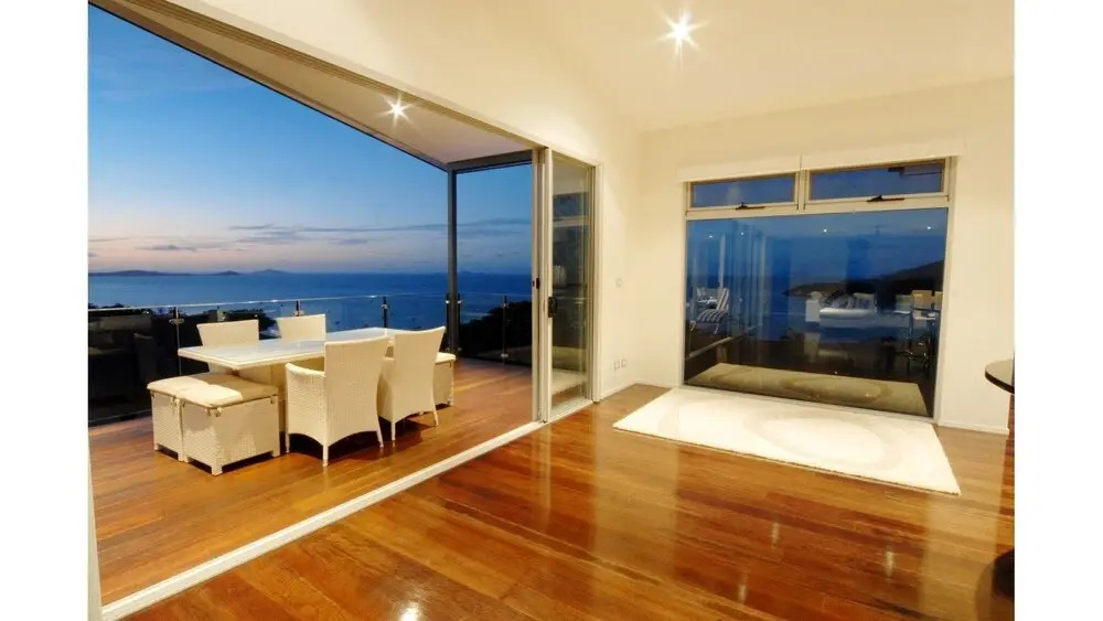 Horizons - Airlie Beach