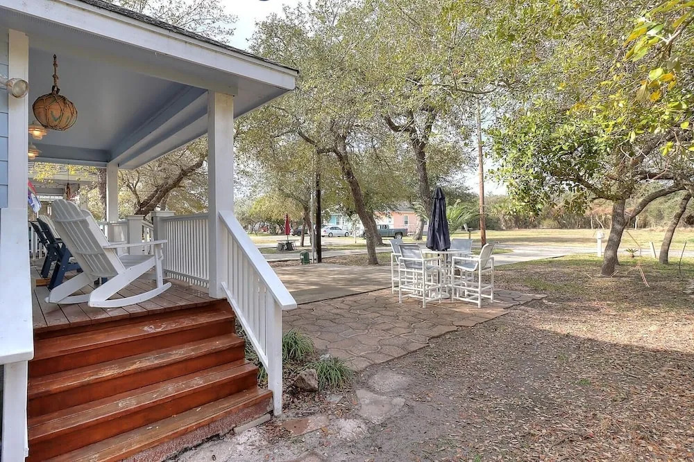 Heron Hideaway 2 Bedroom Cottage by RedAwning