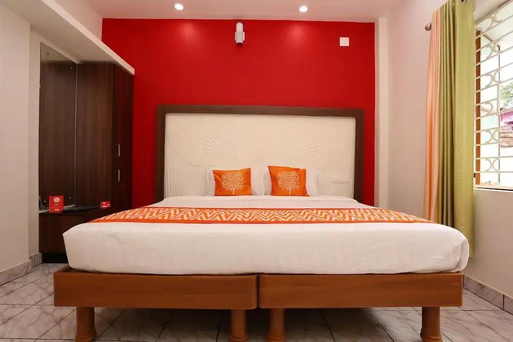OYO 9651 Hotel Anugraha Inn