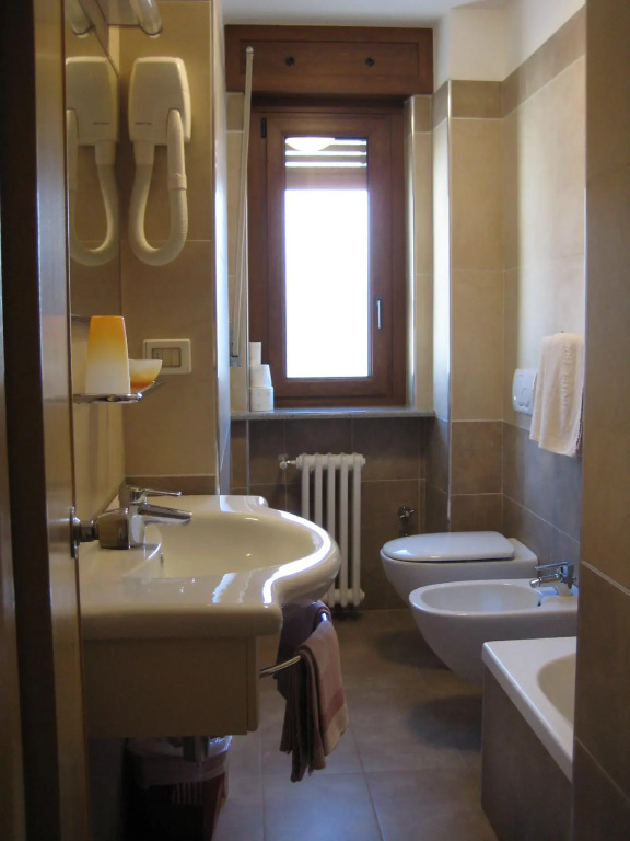 Hotel Holiday Debili
