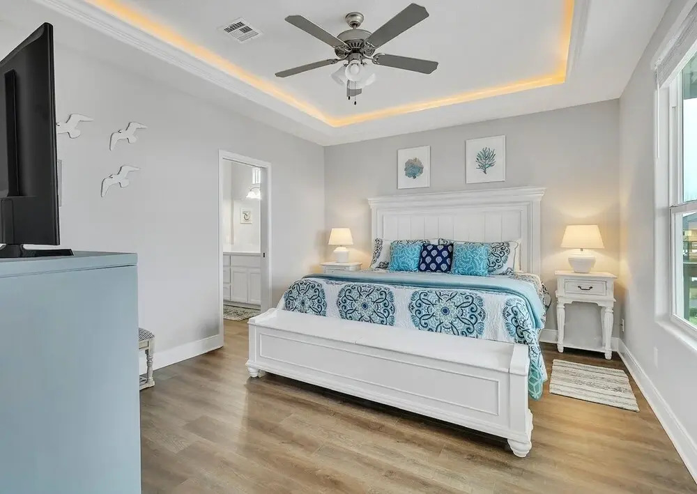 Born To Beach 4 Bedroom Home by RedAwning