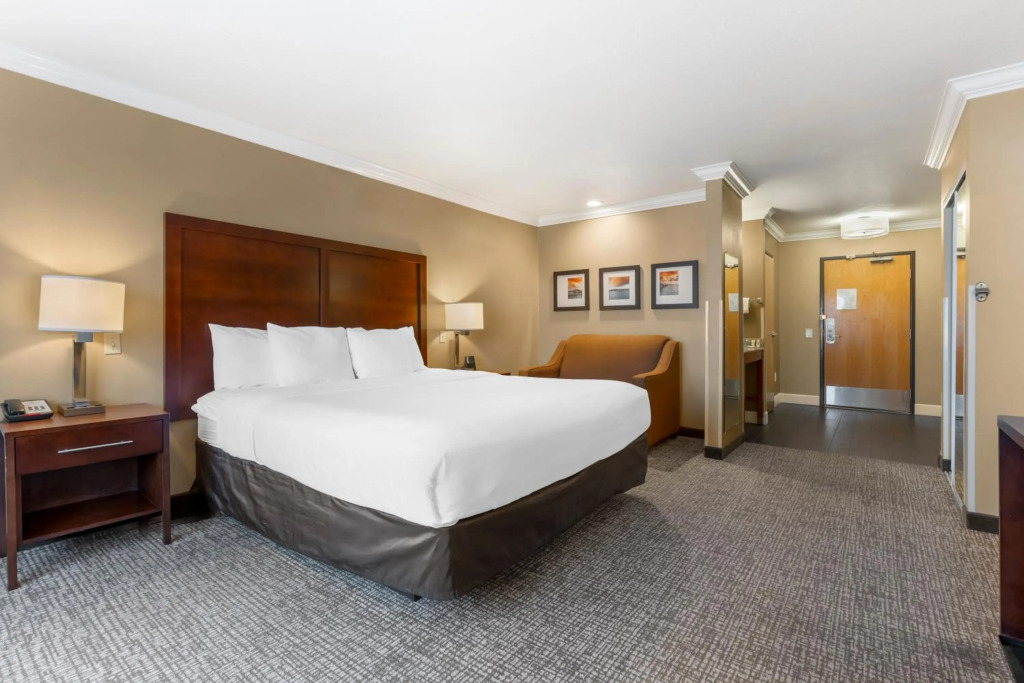Comfort Inn & Suites Redwood Country
